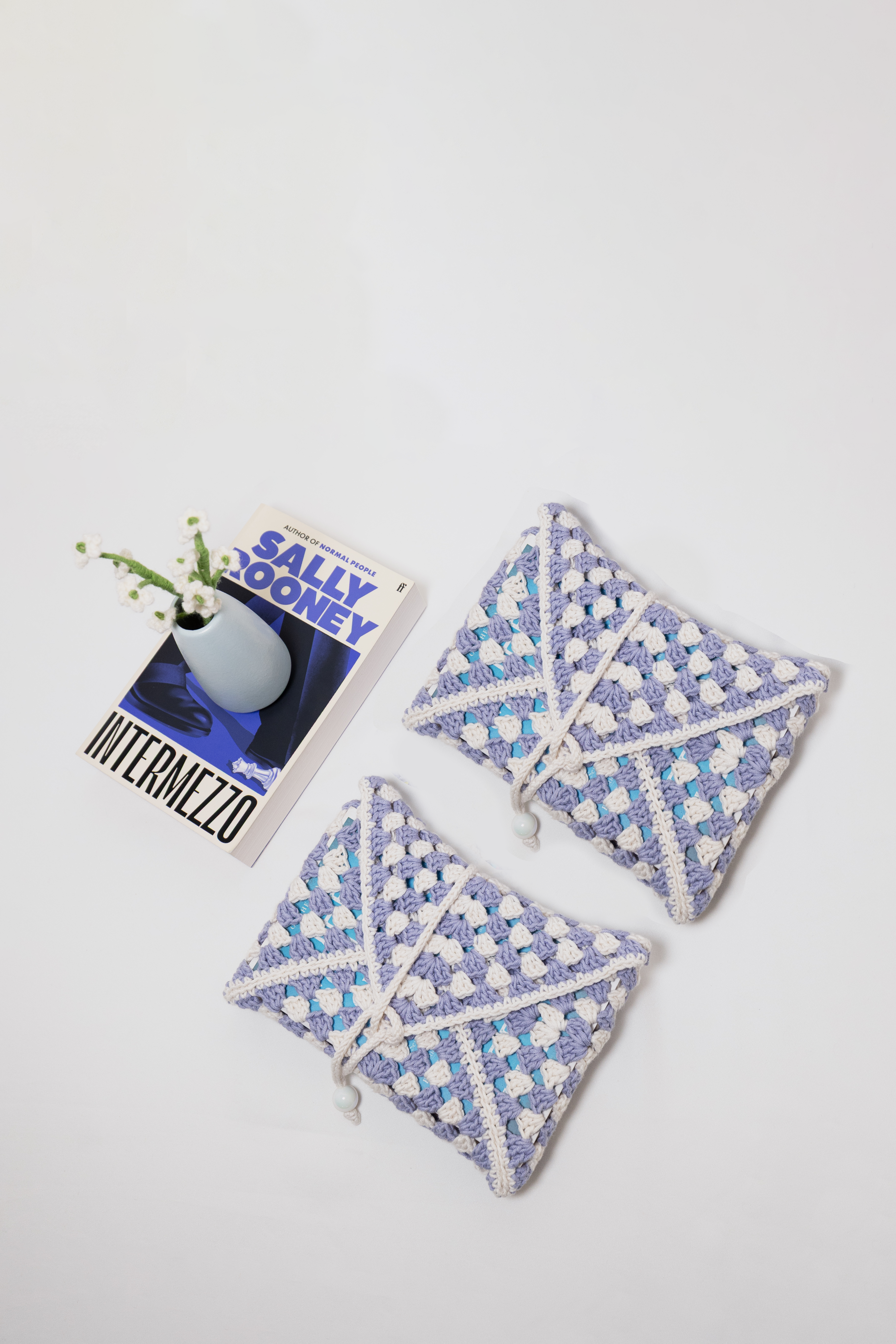 Granny Square Book Sleeve